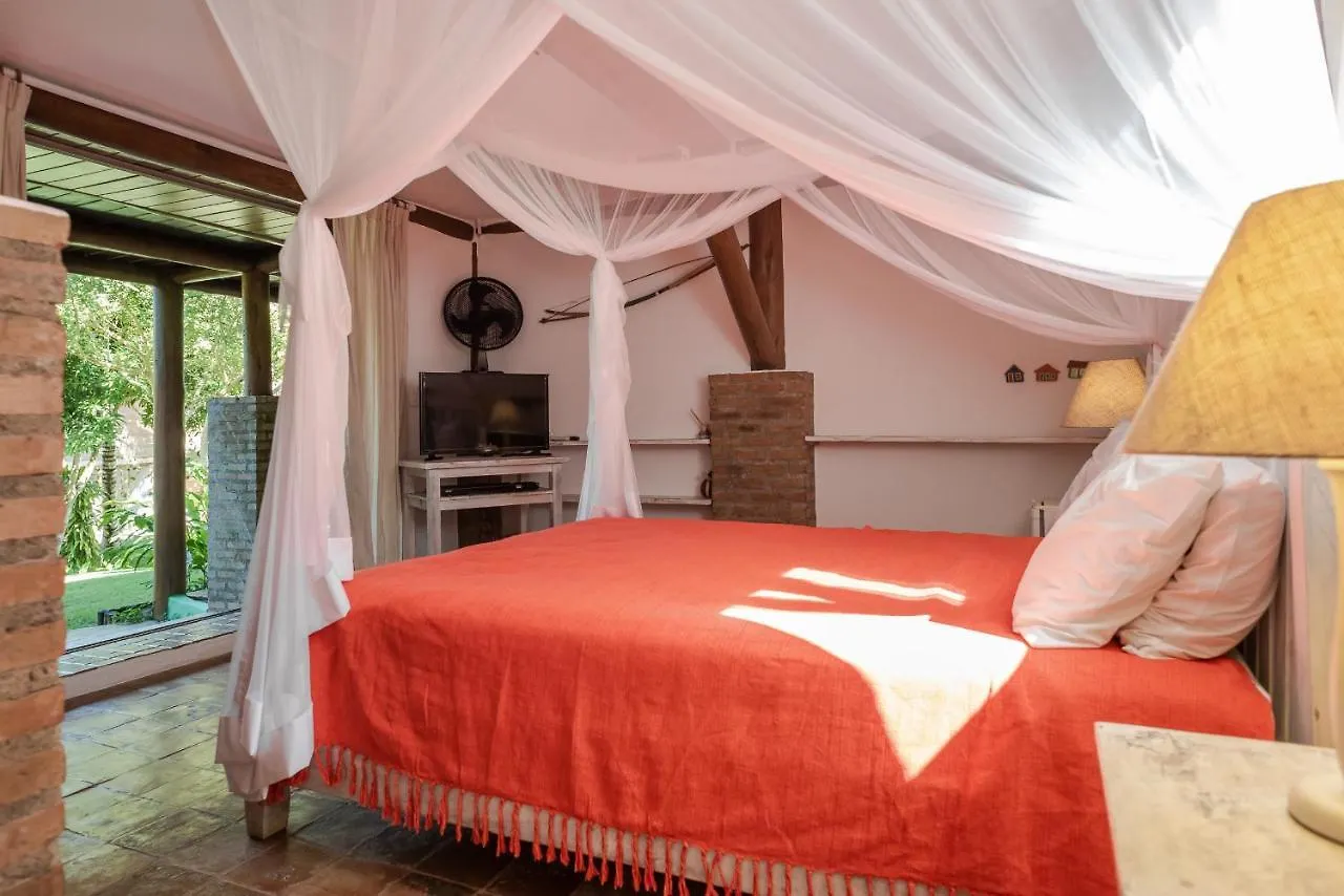 Suites Bangalo Chic Espelho Outeiro Porto Seguro Bed & Breakfast